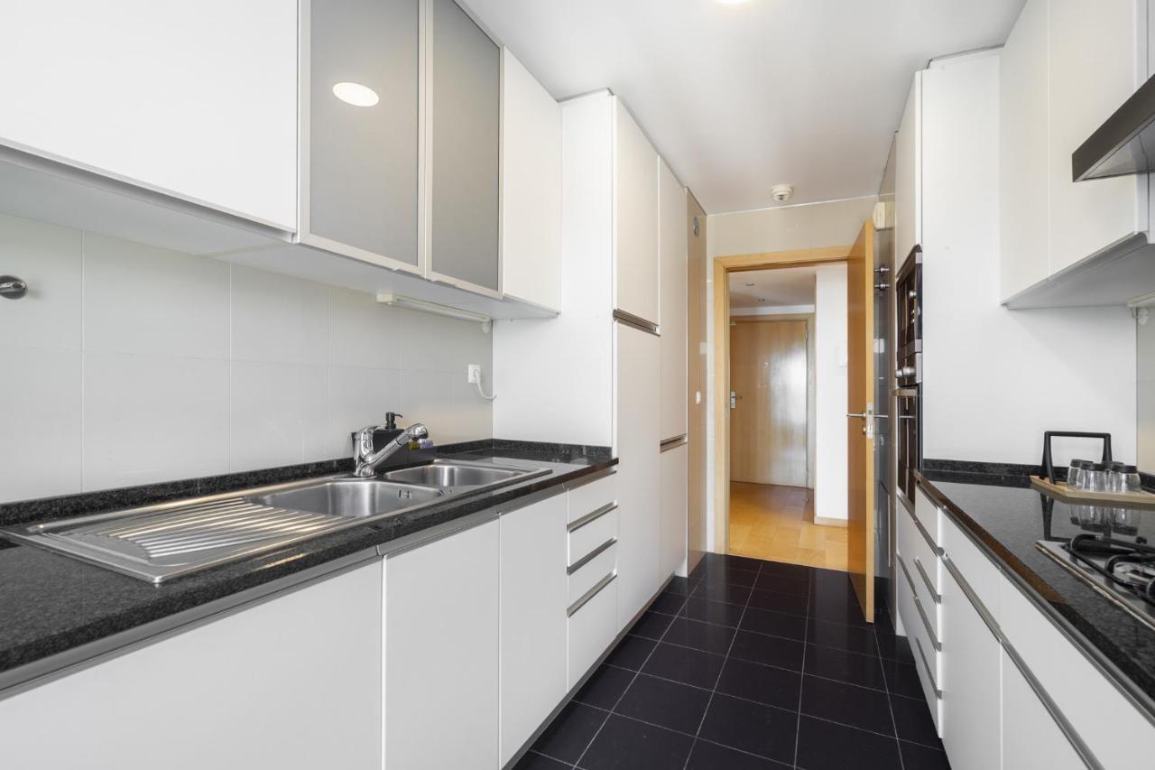 Whome Panoramic View With Elevator, Ac, Garage Perfect For Families & Business Travellers Lisboa المظهر الخارجي الصورة